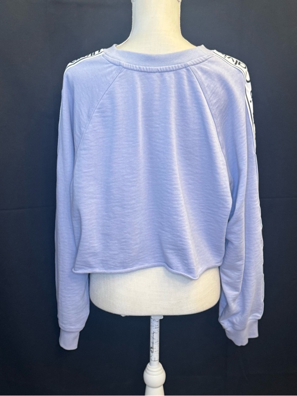 Calvin Klein Light Lavender Performance Crop Pullover - Picture 3 of 5